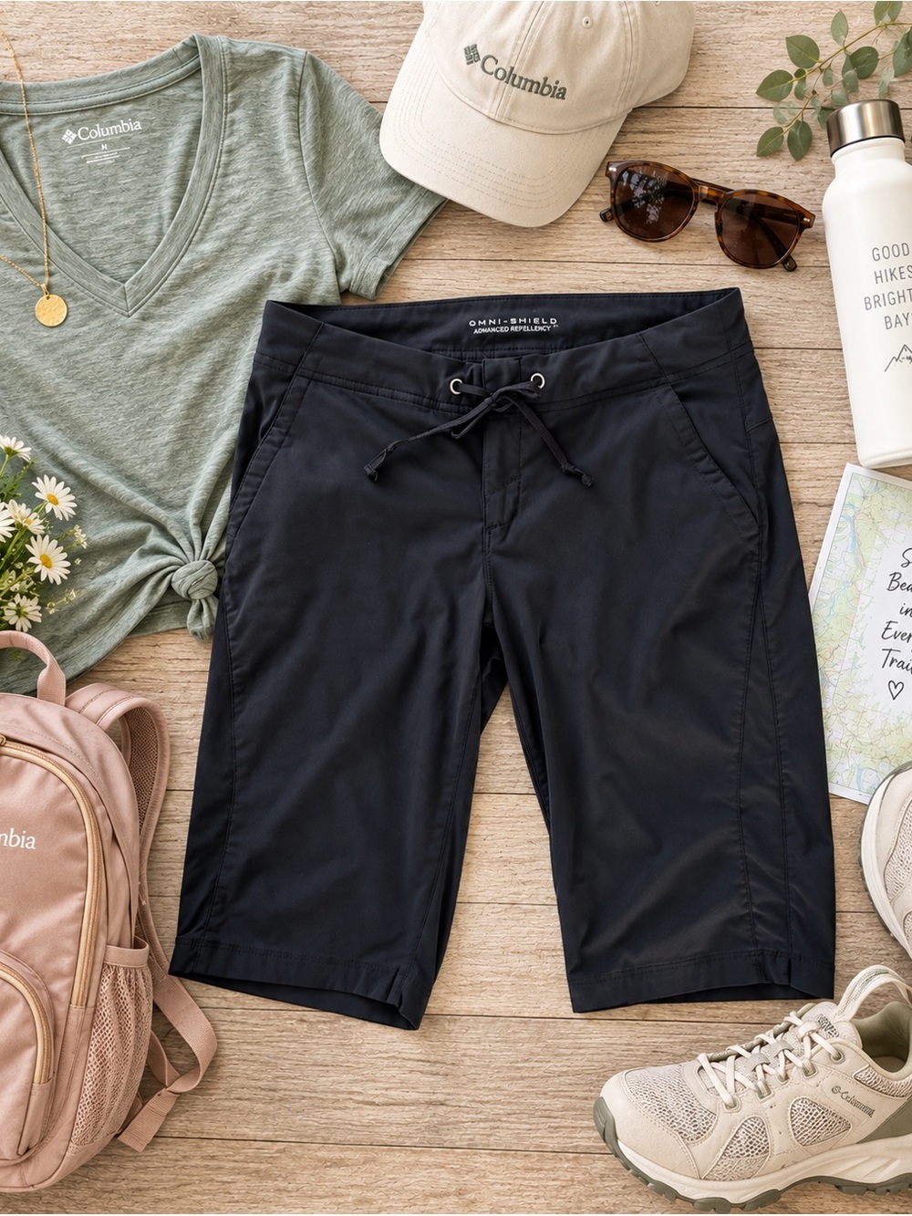 Columbia Hiking Shorts Women’s 8 Black Omni Shield Bermuda Travel Golf Outdoors